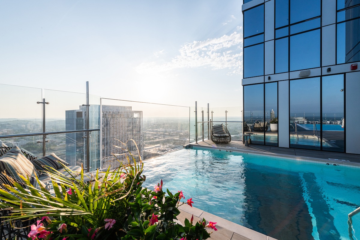 Skyline deck pool